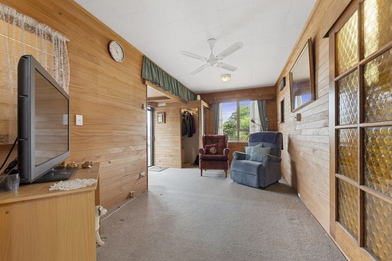 Photo of property in 30 Pioneer Road, Moturoa, New Plymouth, 4310