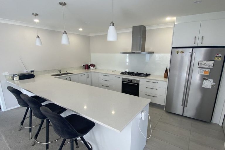 Photo of property in 59 Queen Charlotte Drive, Aotea, Porirua, 5024