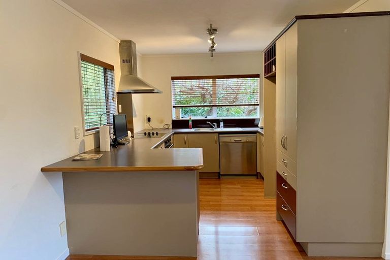 Photo of property in 1/57b Woodlands Crescent, Browns Bay, Auckland, 0630