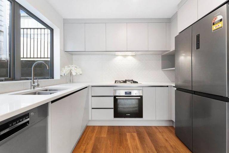 Photo of property in 32b Gulf View Road, Murrays Bay, Auckland, 0630