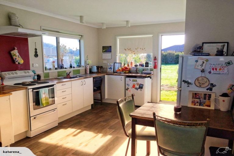 Photo of property in 2 Toiora Place, Takaka, 7110