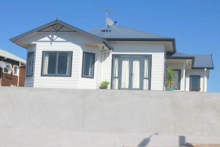 Photo of property in 115 Centennial Drive, Whitianga, 3510