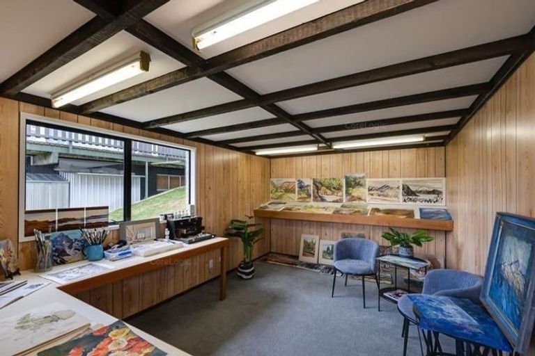 Photo of property in 67 Wynyard Crescent, Fernhill, Queenstown, 9300