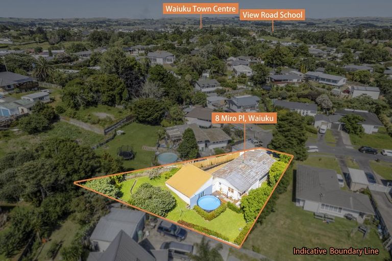 Photo of property in 8 Miro Place, Waiuku, 2123