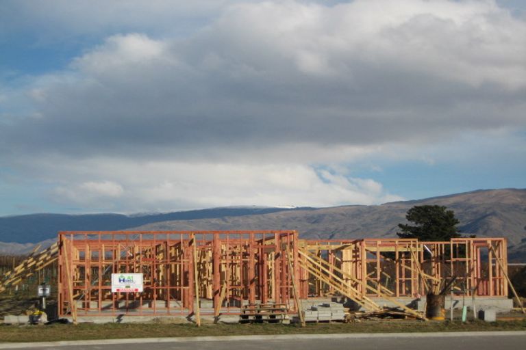 Photo of property in 2 Kowhai Place, Cromwell, 9310