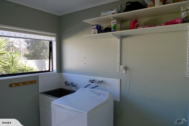 Photo of property in 175 Te Moana Road, Waikanae, 5036