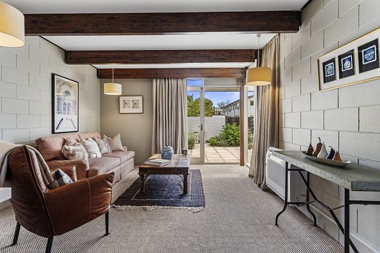 Photo of property in 2/30 Clissold Street, Merivale, Christchurch, 8014