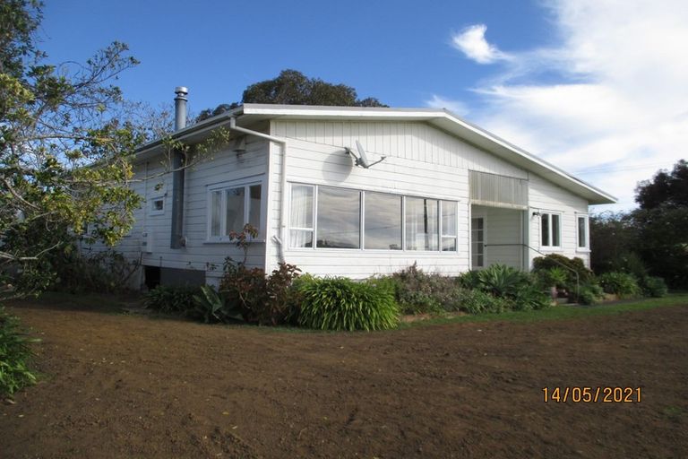 Photo of property in 140 Wades Road, Whitford, Howick, 2571