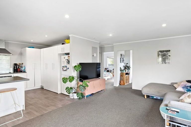 Photo of property in 56 Makora Road, Massey, Auckland, 0614