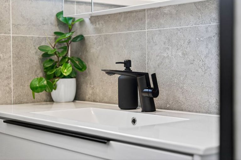 Photo of property in 1/55b Springs Road, Parakai, 0830