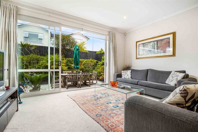 Photo of property in 3 Waiarohia Place, Hobsonville, Auckland, 0616