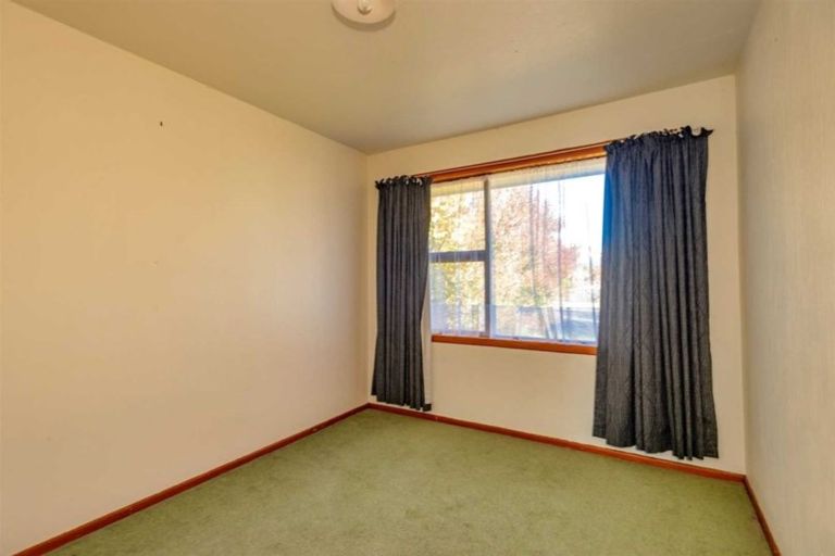 Photo of property in 37 Woodlands Place, Aranui, Christchurch, 8061