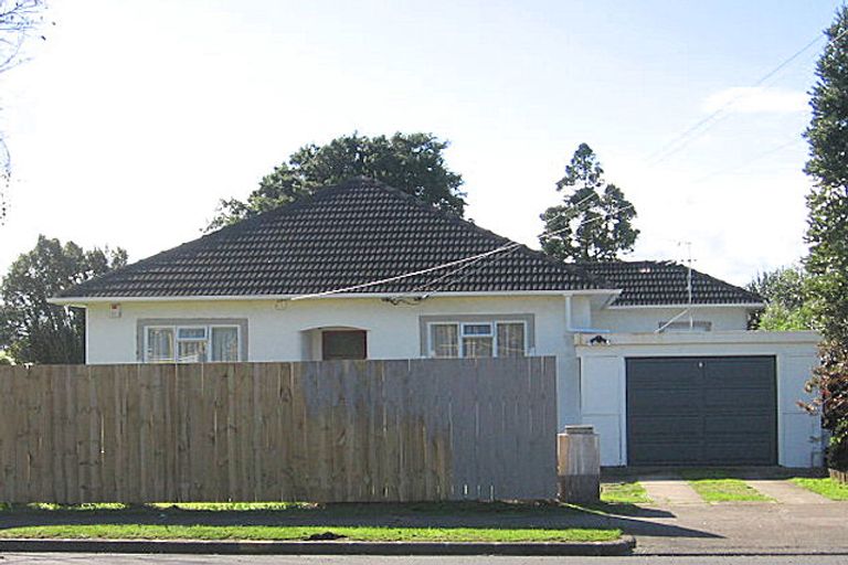 Photo of property in 47 Russell Road, Manurewa, Auckland, 2102