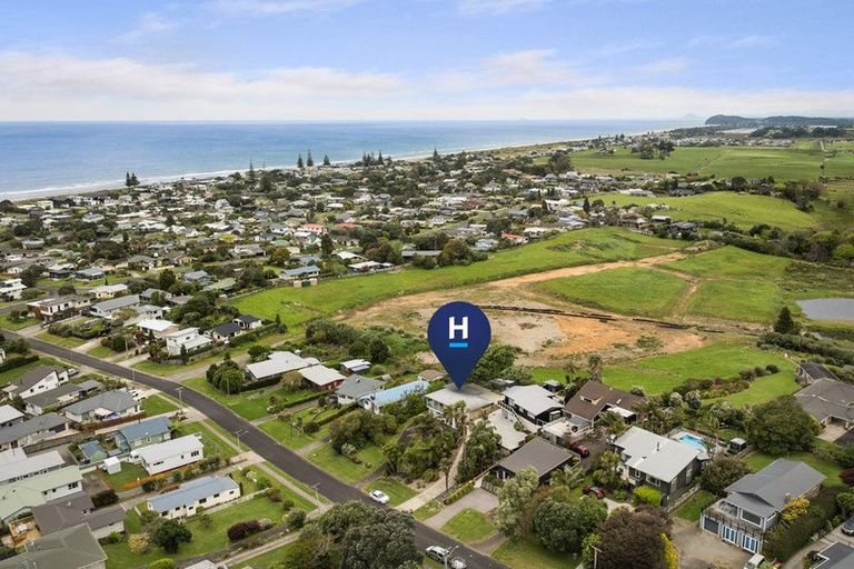 Photo of property in 58 The Crescent, Waihi Beach, 3611