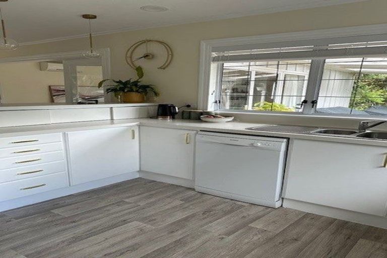 Photo of property in 112 Leinster Avenue, Raumati South, Paraparaumu, 5032