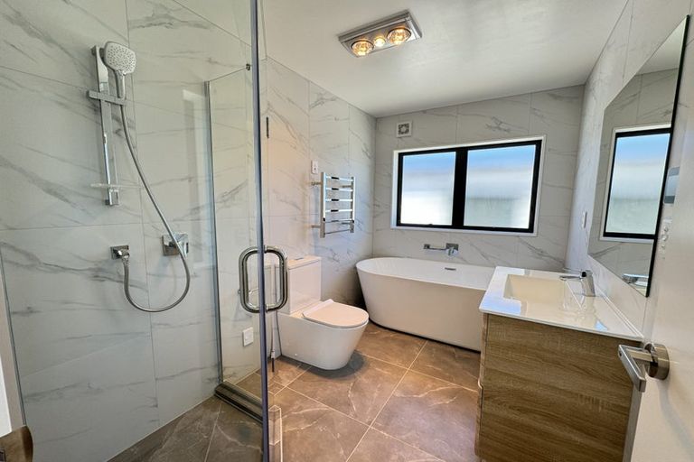 Photo of property in 22c Toru Street, Te Atatu Peninsula, Auckland, 0610