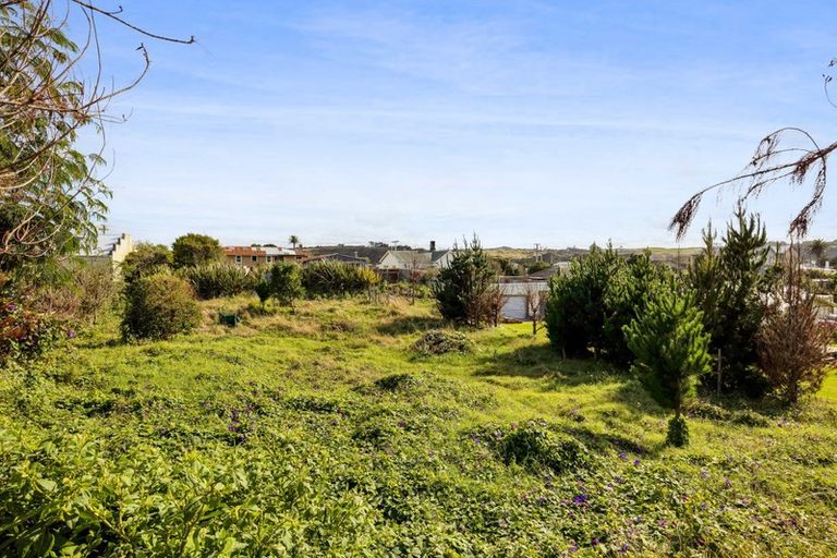 Photo of property in 24 Norfolk Street, Patea, 4520