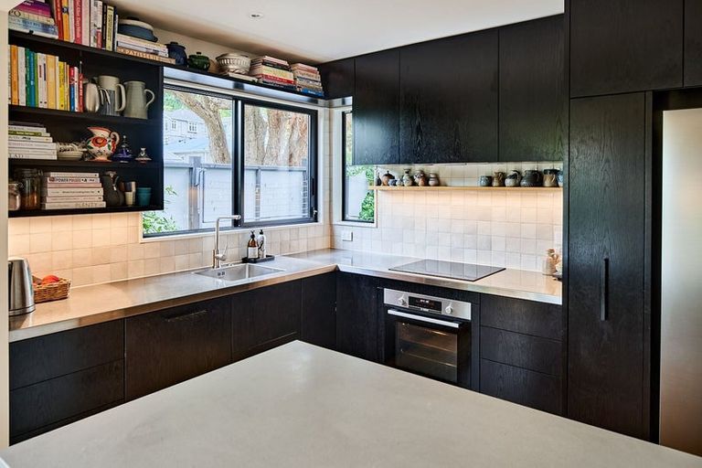 Photo of property in 85 Muritai Road, Eastbourne, Lower Hutt, 5013