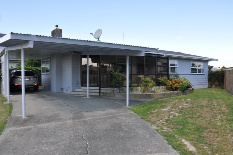Photo of property in 69 Apollo Parade, Milson, Palmerston North, 4414