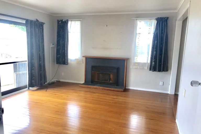 Photo of property in 33 Glenview Road, Glen Eden, Auckland, 0602