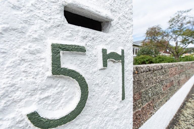 Photo of property in 57 Hargest Crescent, Saint Kilda, Dunedin, 9012