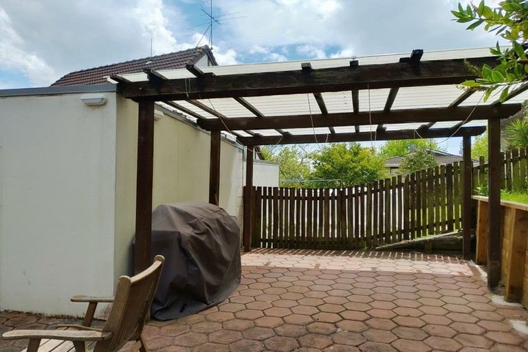 Photo of property in 1/17 Weetman Drive, Browns Bay, Auckland, 0630