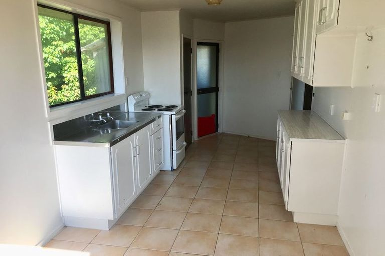 Photo of property in 15 Olena Avenue, Sunnyhills, Auckland, 2010