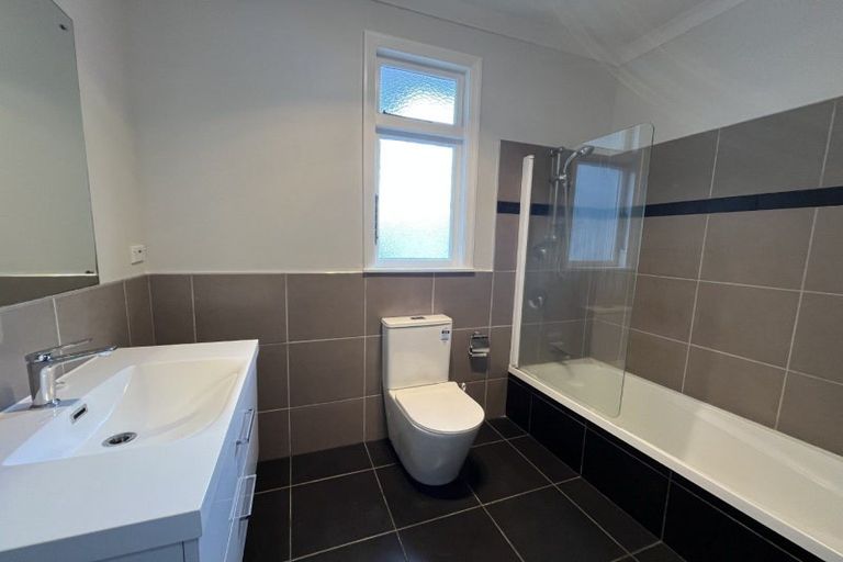 Photo of property in 30 Botanical Road, Takaro, Palmerston North, 4412