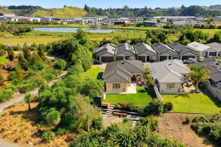 Photo of property in 39 Scoria Close, Pyes Pa, Tauranga, 3112
