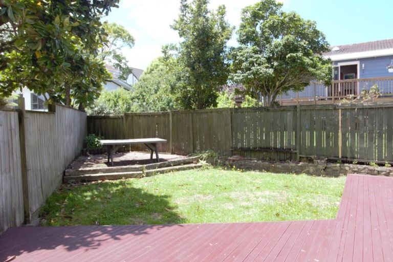 Photo of property in 1/19 Tree View Avenue, Glenfield, Auckland, 0629