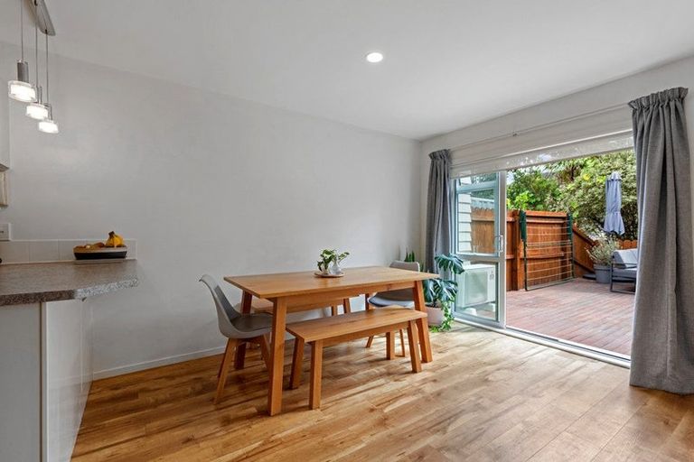 Photo of property in 3/78 Fernhill Way, Oteha, Auckland, 0632