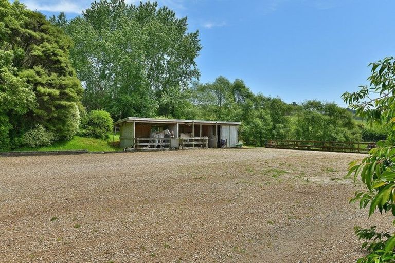 Photo of property in 280 Inland Road, Helensville, 0875