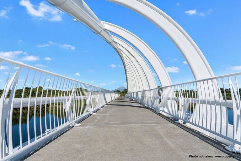 Photo of property in 6 Seaton Street, Strandon, New Plymouth, 4312