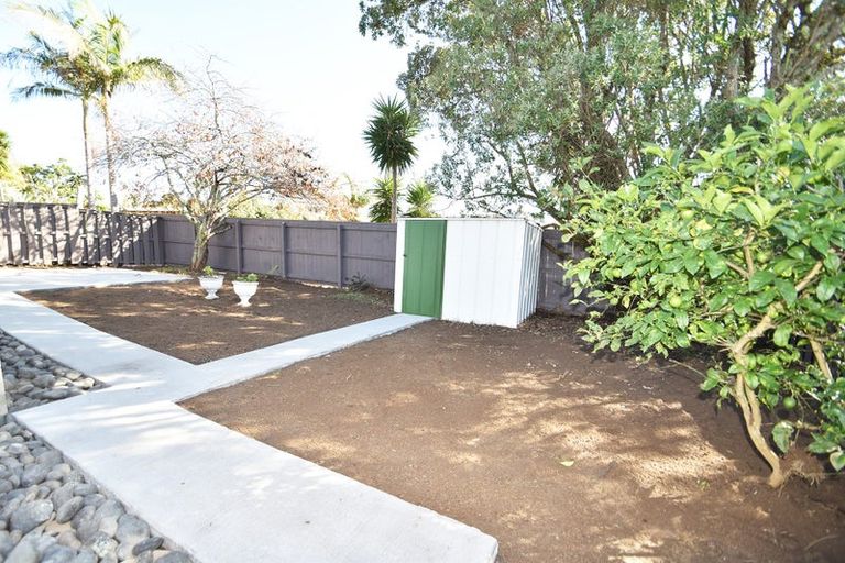 Photo of property in 9 Wairata Place, Te Atatu South, Auckland, 0610