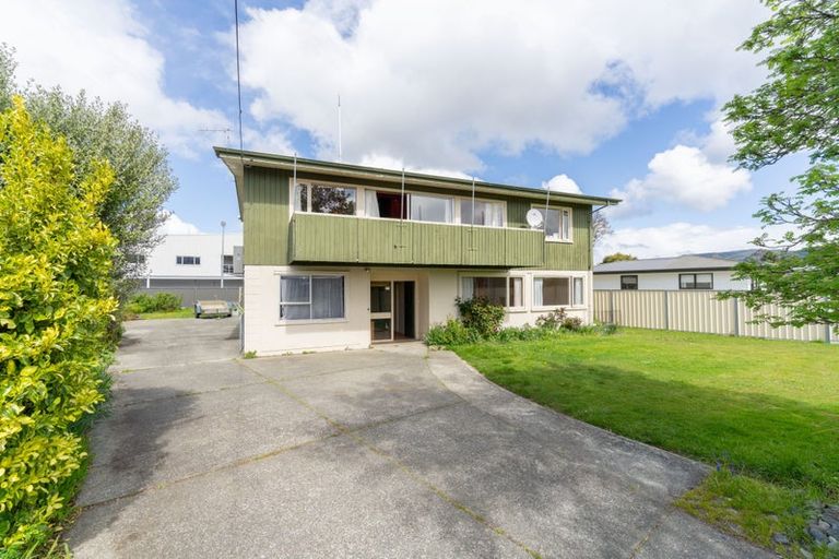 Photo of property in 30 Moana Crescent, Te Anau, 9600