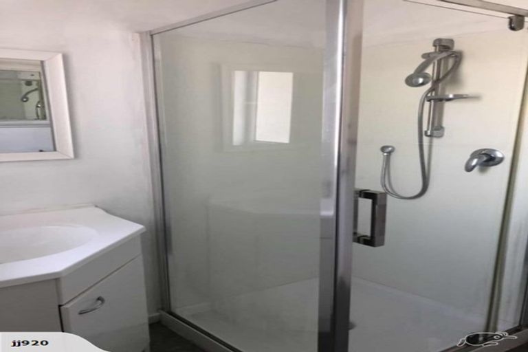 Photo of property in 17a Kereru Street, Henderson, Auckland, 0612