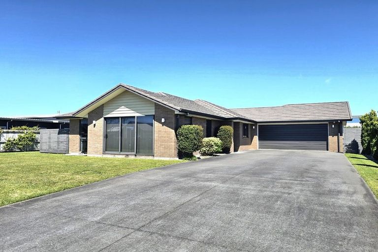 Photo of property in 18 Keene Drive, Bell Block, New Plymouth, 4312