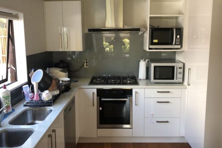 Photo of property in 6a Lilian Place, Farm Cove, Auckland, 2012