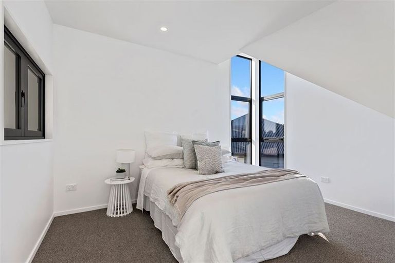 Photo of property in 4a Howe Street, New Brighton, Christchurch, 8083