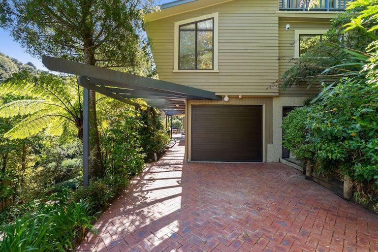 Photo of property in 136 Cheviot Road, Lowry Bay, Lower Hutt, 5013