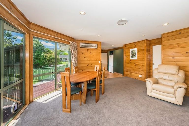 Photo of property in 9 Hurworth Grove, Waikanae, 5036