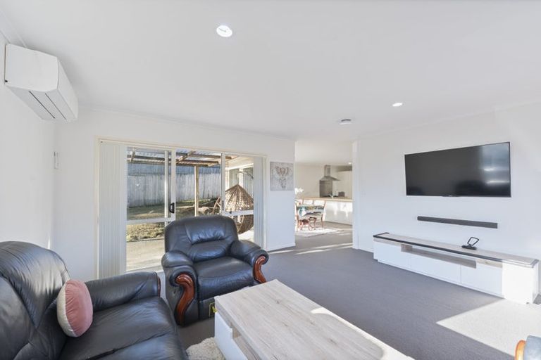 Photo of property in 48 San Marino Drive West, Henderson, Auckland, 0612