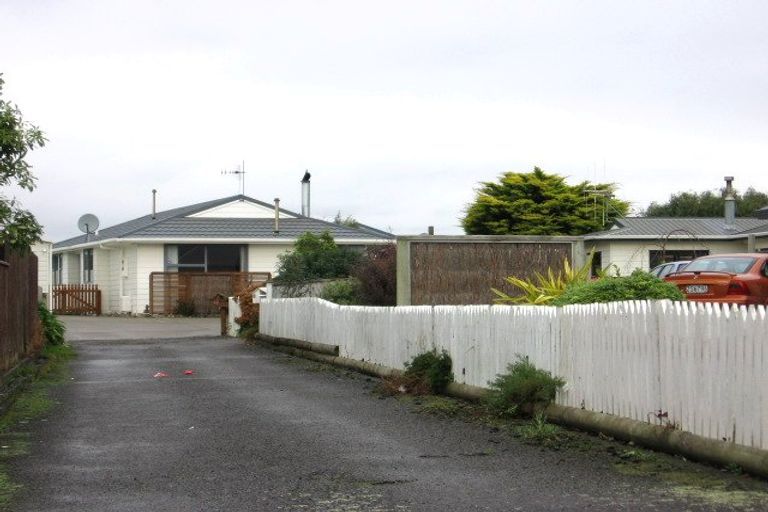 Photo of property in 8 Peppertree Glade, Kelvin Grove, Palmerston North, 4414