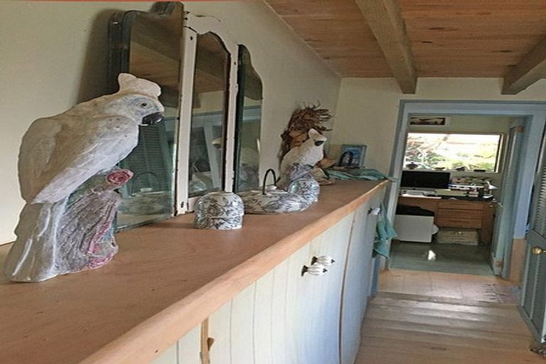 Photo of property in 76 Top Town Place, Coromandel, 3506