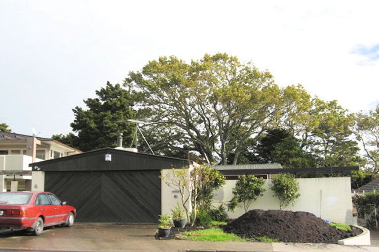 Photo of property in 6 Pleasant Place, Mellons Bay, Auckland, 2014