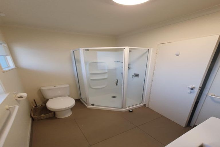 Photo of property in 1/342 Lake Road, Hauraki, Auckland, 0622