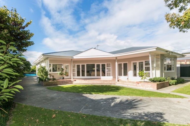 Photo of property in 13 Avenue Road, Greenmeadows, Napier, 4112