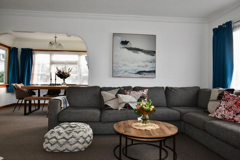 Photo of property in 120 Seaview Road, Westown, New Plymouth, 4310