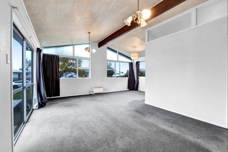 Photo of property in 13 Newbury Place, Waitara, 4320