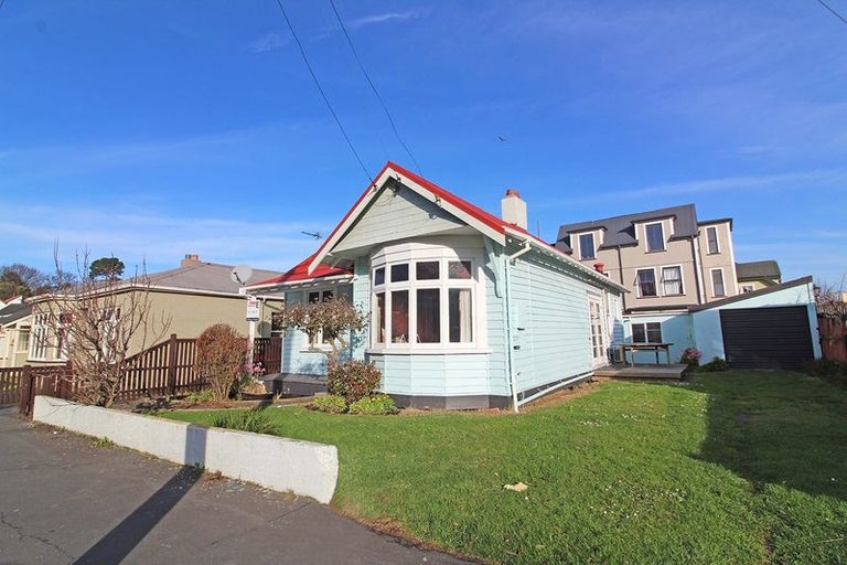 Photo of property in 39 Howe Street, North Dunedin, Dunedin, 9016